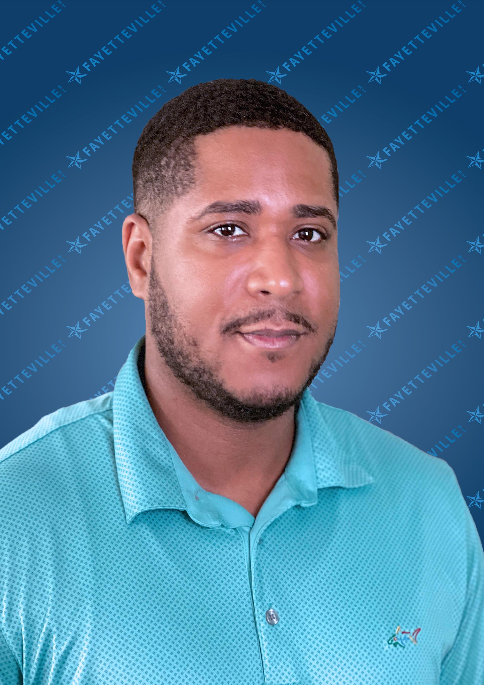 Dezmond Quarles-Branded background - portrtait